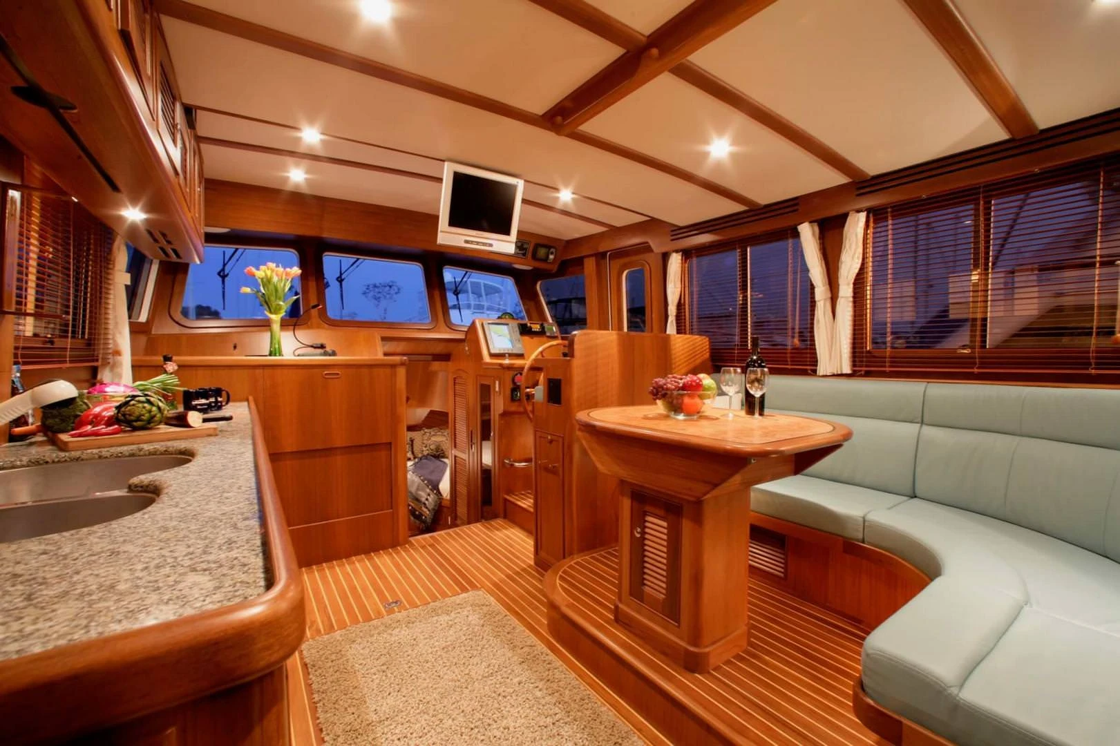 Artemis 38 Voyager Aft-cabin