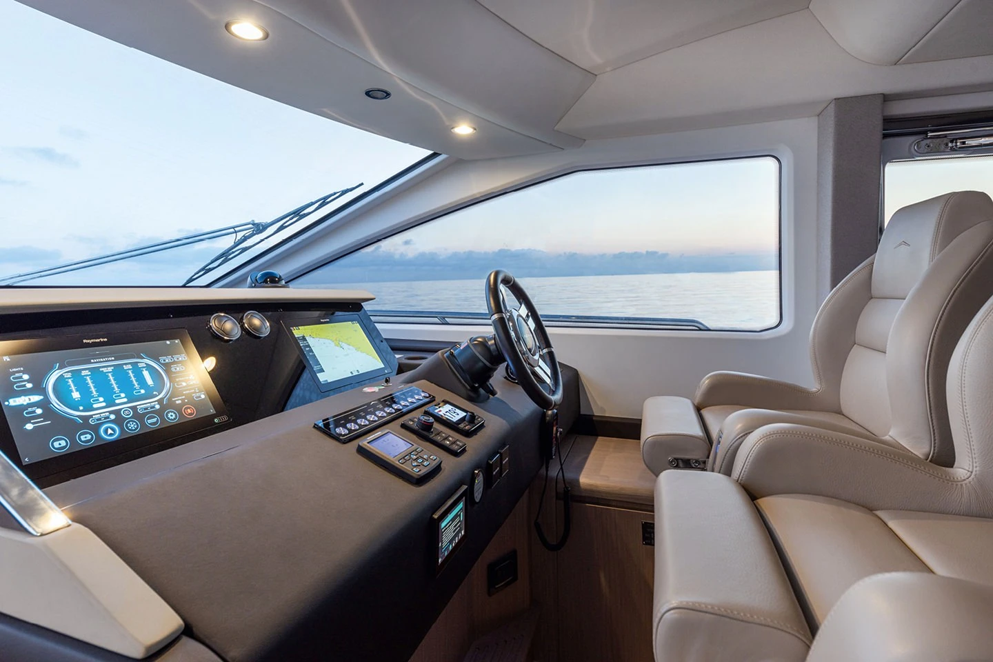 Azimut 72 Flybridge Yacht