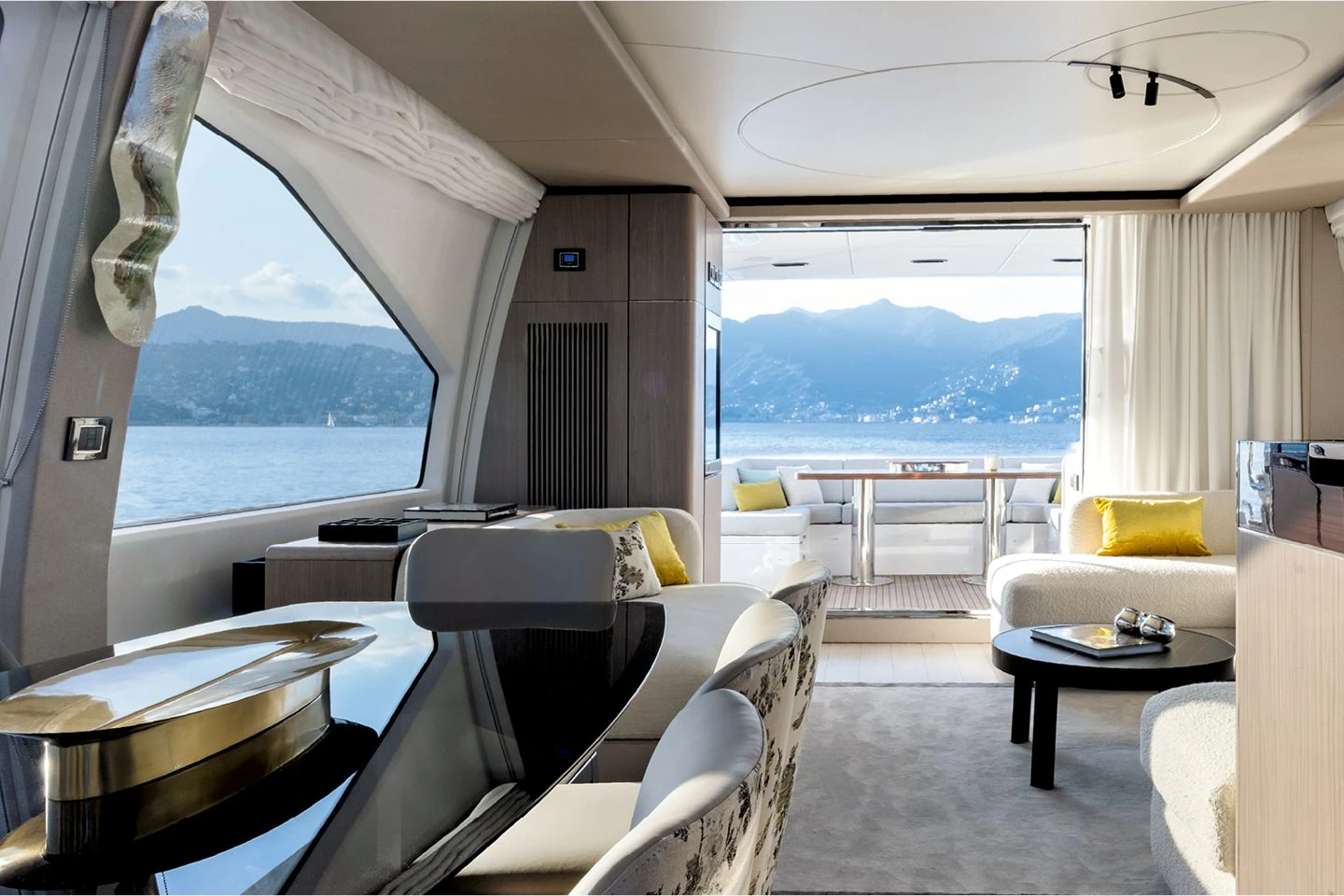 Azimut 72 Flybridge Yacht