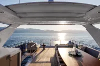 Azimut 72 Flybridge Yacht