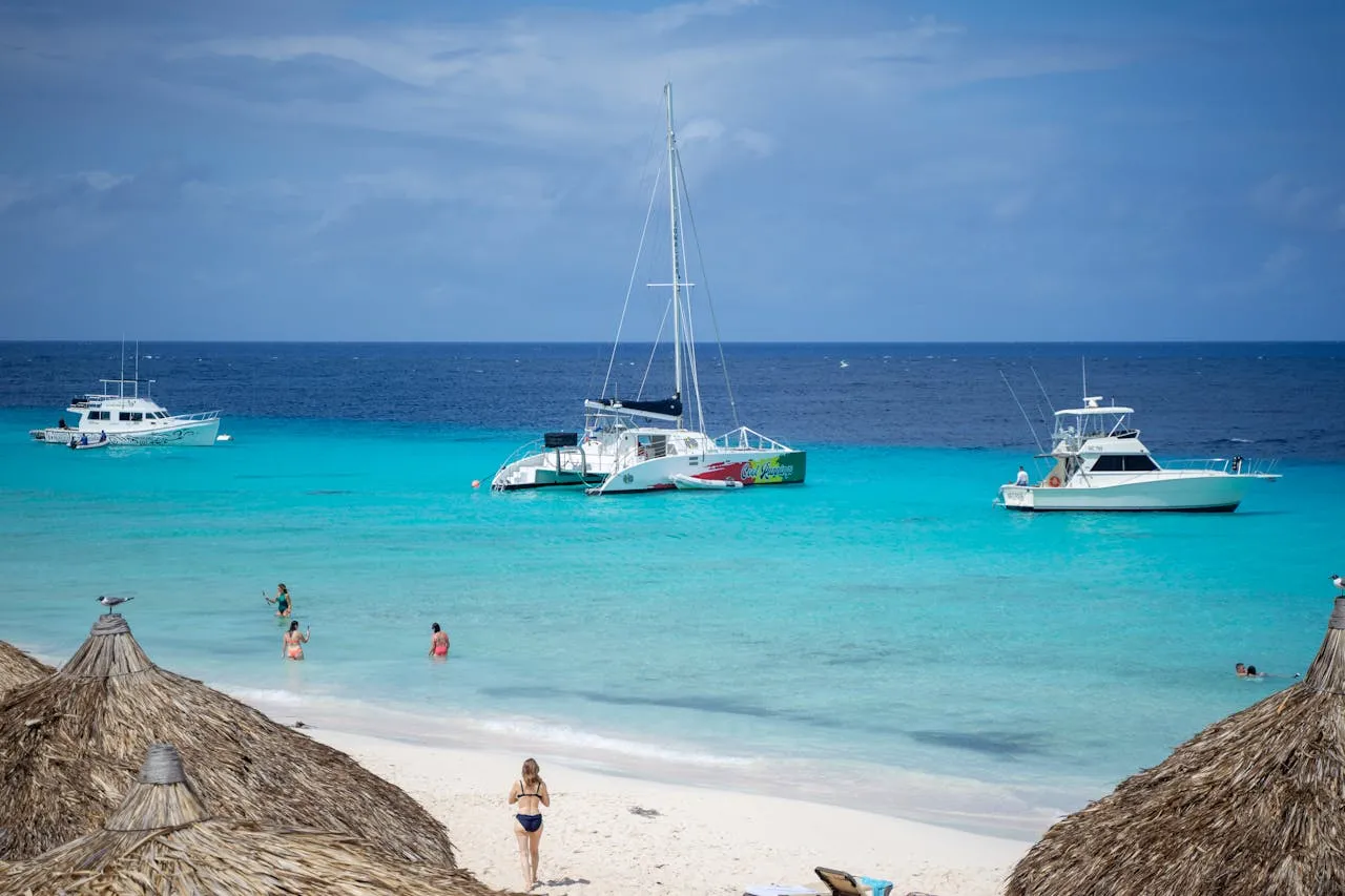 What's the Difference Between a Catamaran and a Yacht?