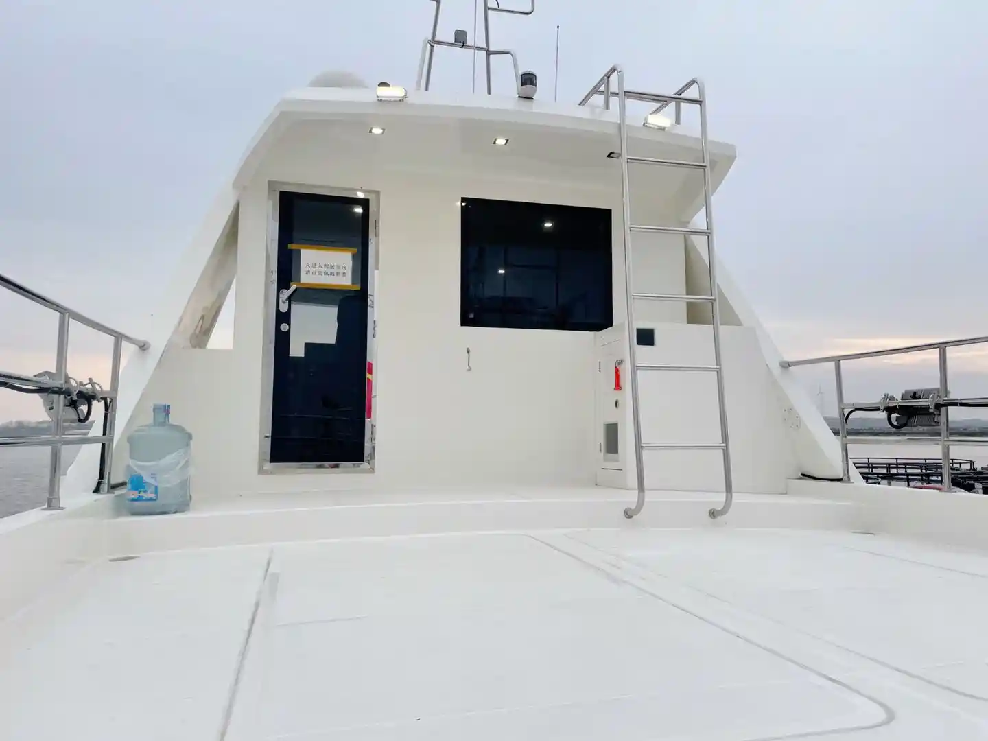 GoldLuck JY700D Luxury Fishing Boat