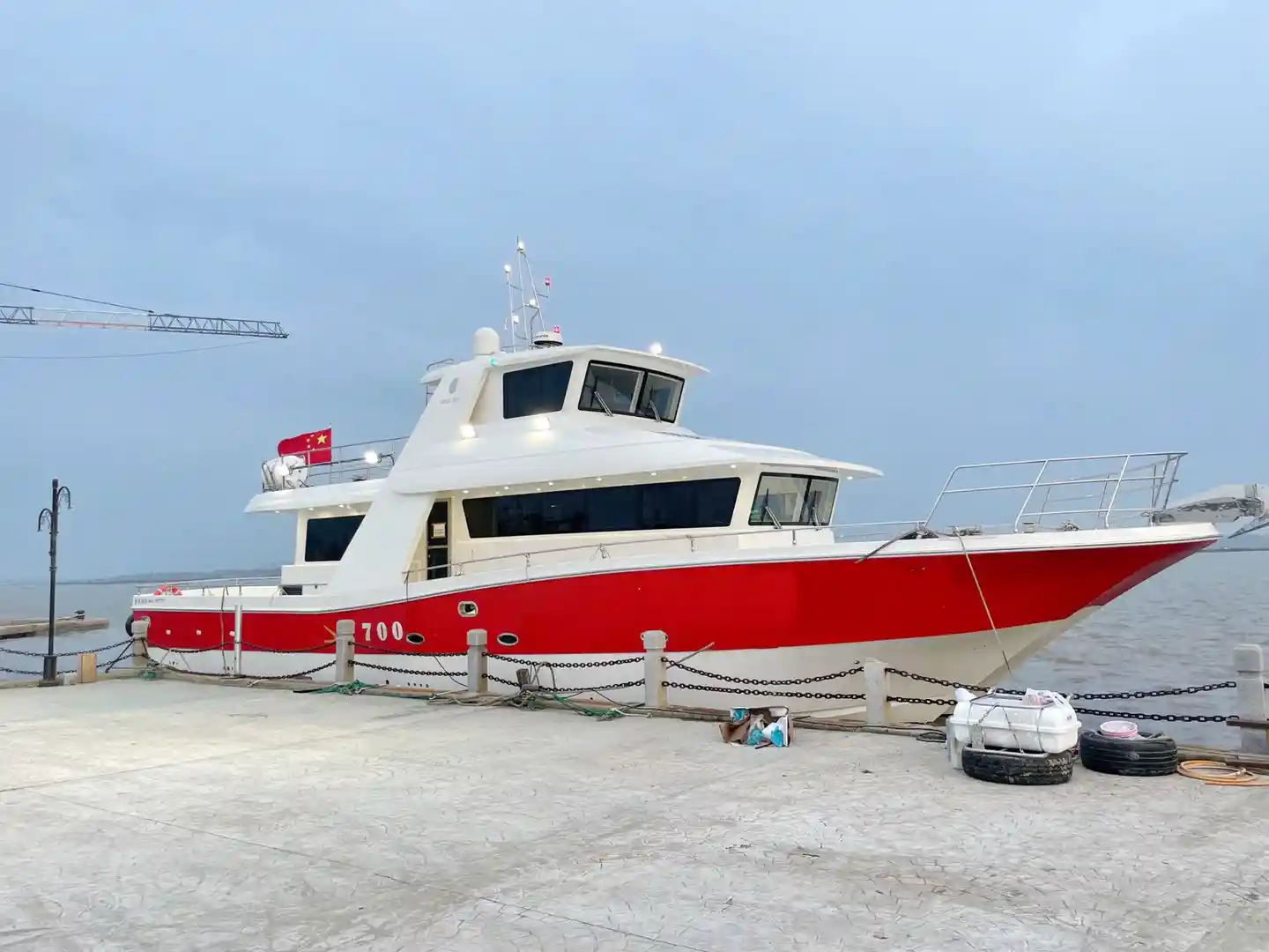 GoldLuck JY700D Luxury Fishing Boat