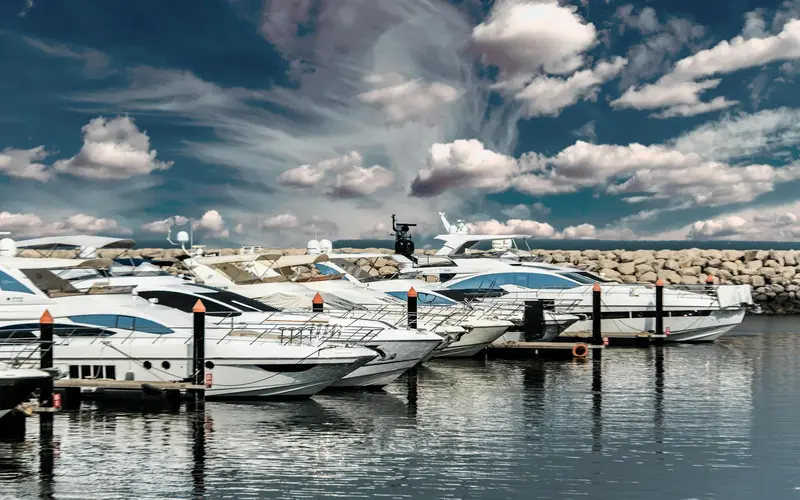 Family Cruise Yacht