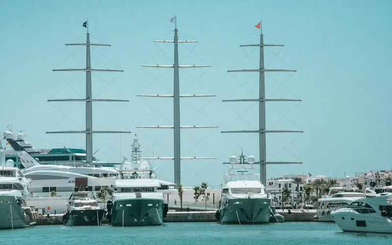 live on a yacht