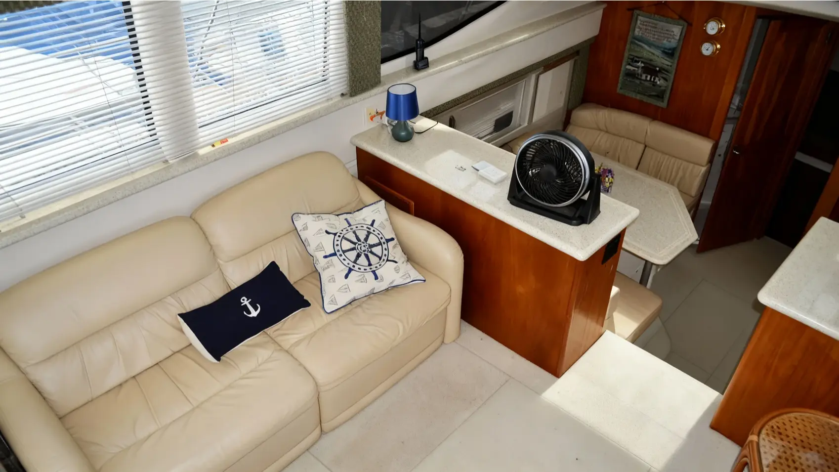 1999 Carver 406 Aft Cabin Motor Yacht