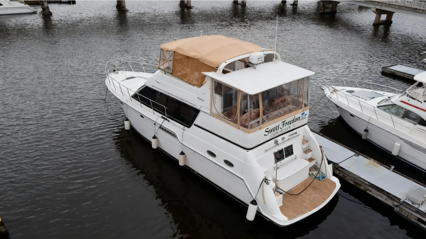 1999 Carver 406 Aft Cabin Motor Yacht