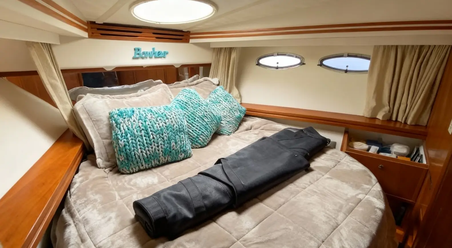 2000 Carver 506 Motor Yacht