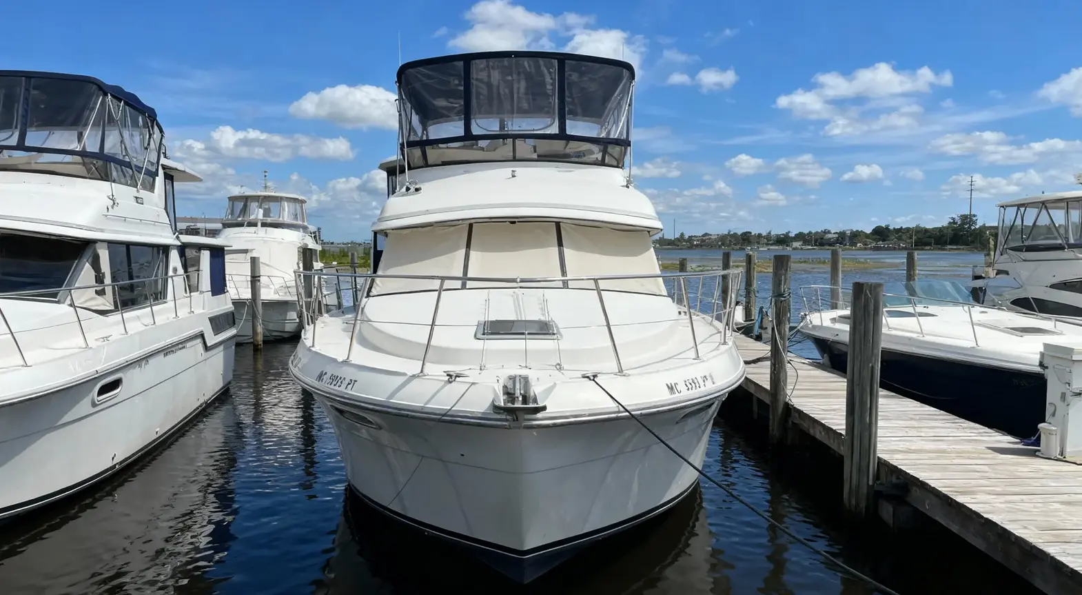 1988 Carver 3807 Aft Cabin Motor Yacht
