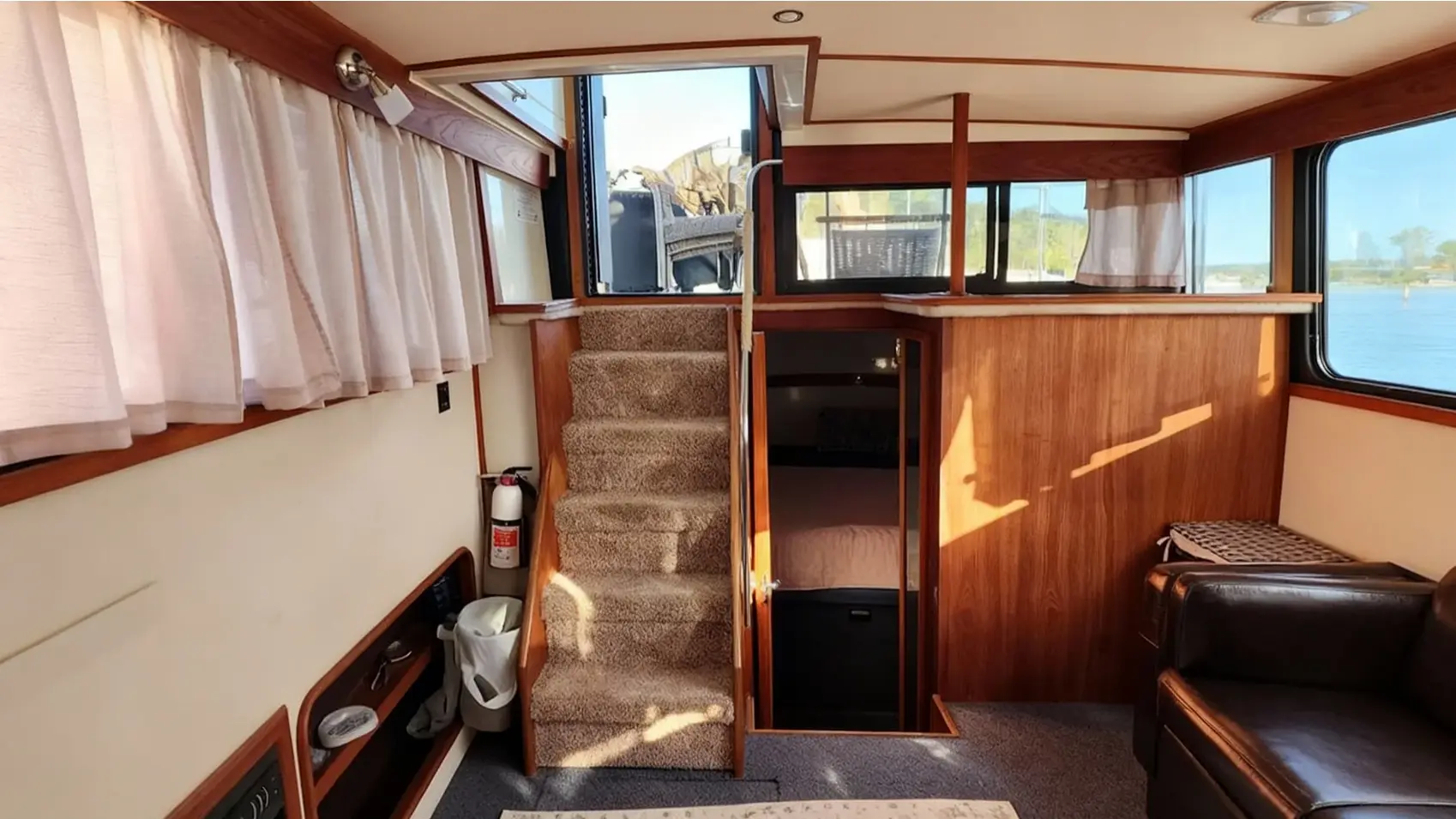 1989 Carver 3607 Aft Cabin Motor Yacht
