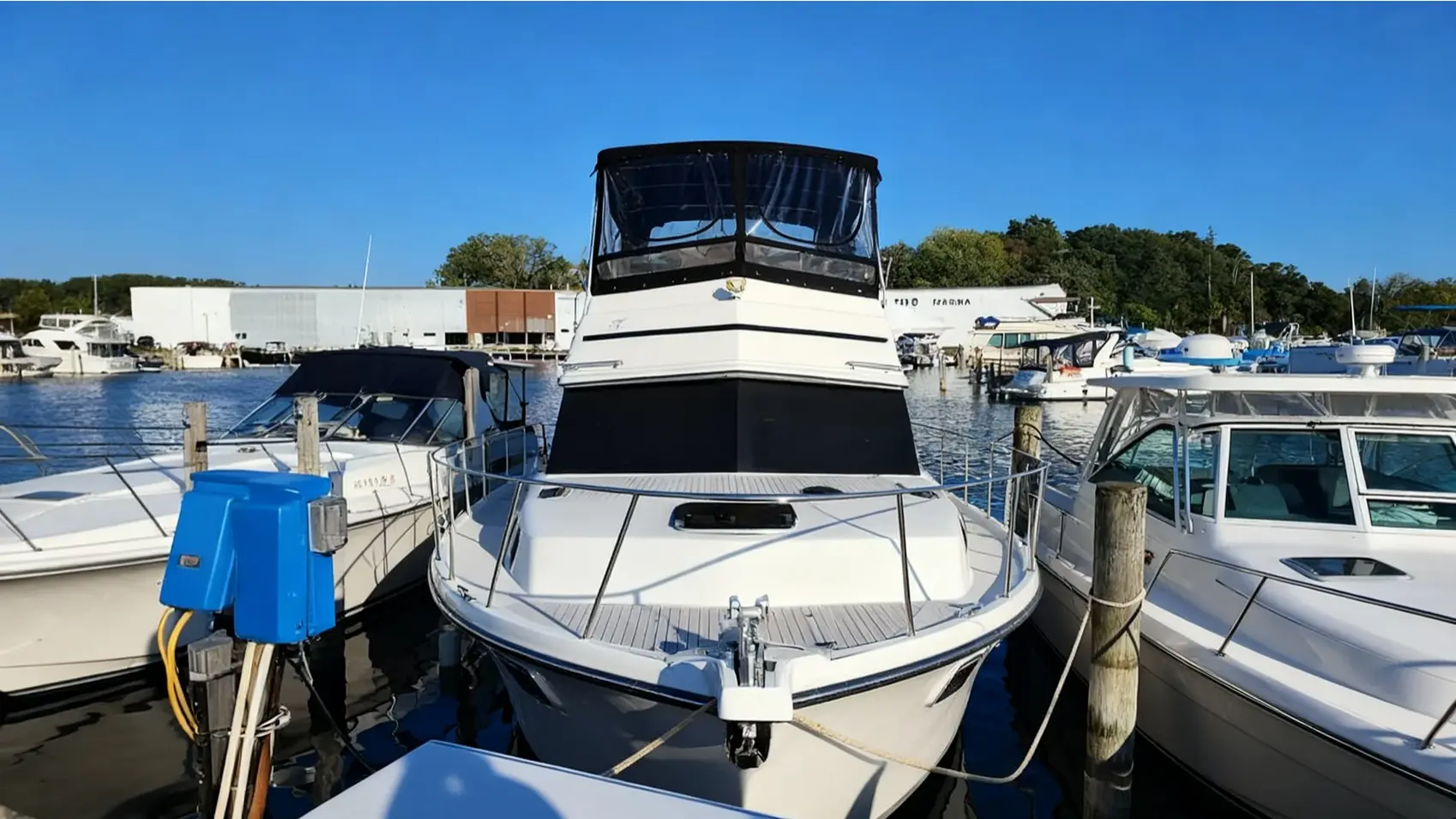 1989 Carver 3607 Aft Cabin Motor Yacht
