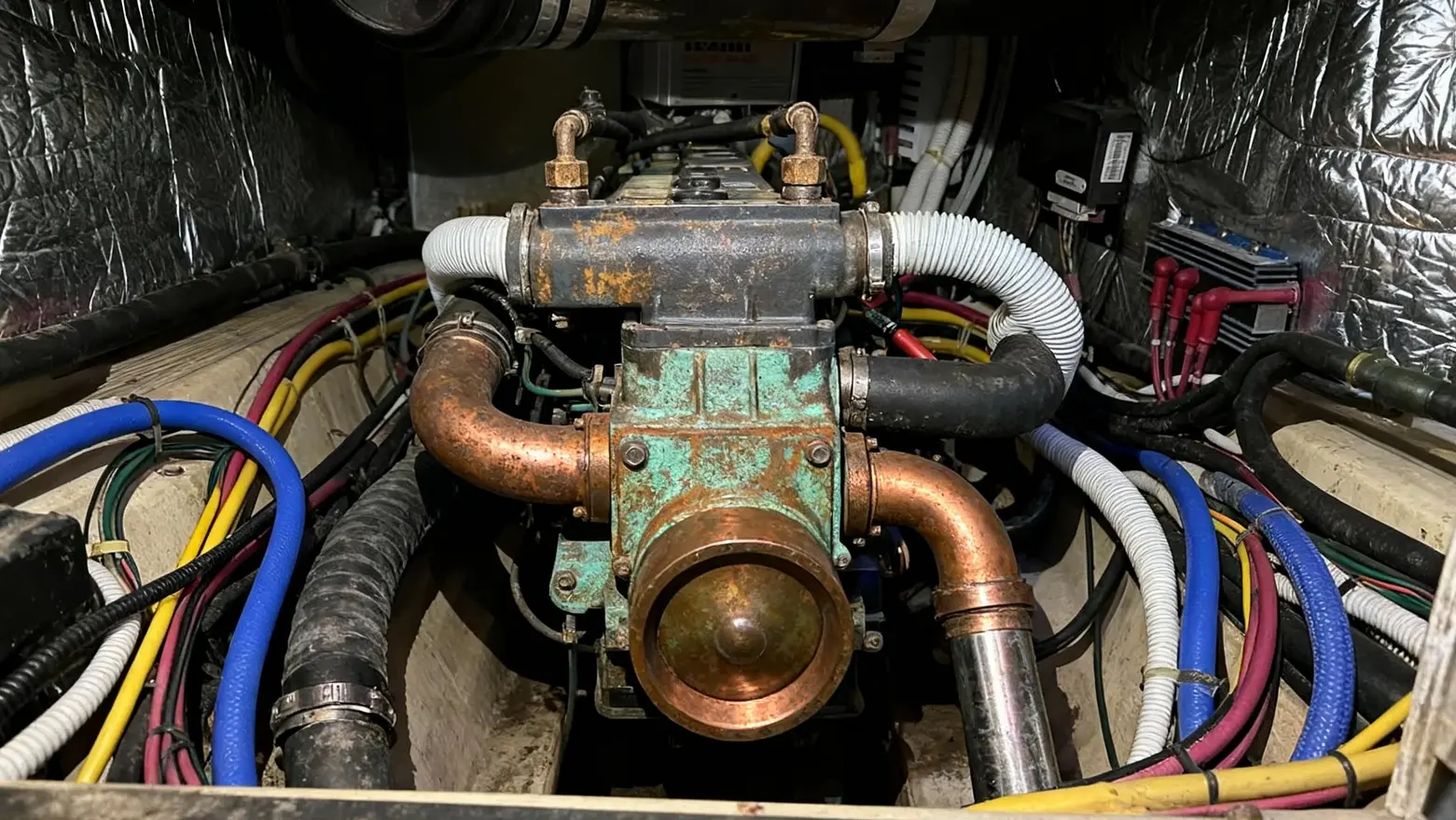 2006 Carver 444 Cockpit Motor Yacht