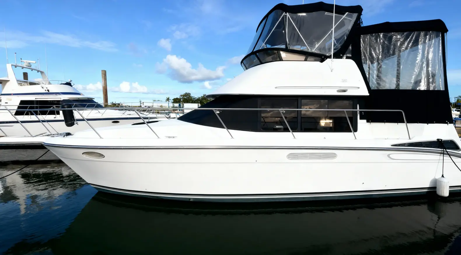 1991 Carver 33 Aft Cabin Motor Yacht