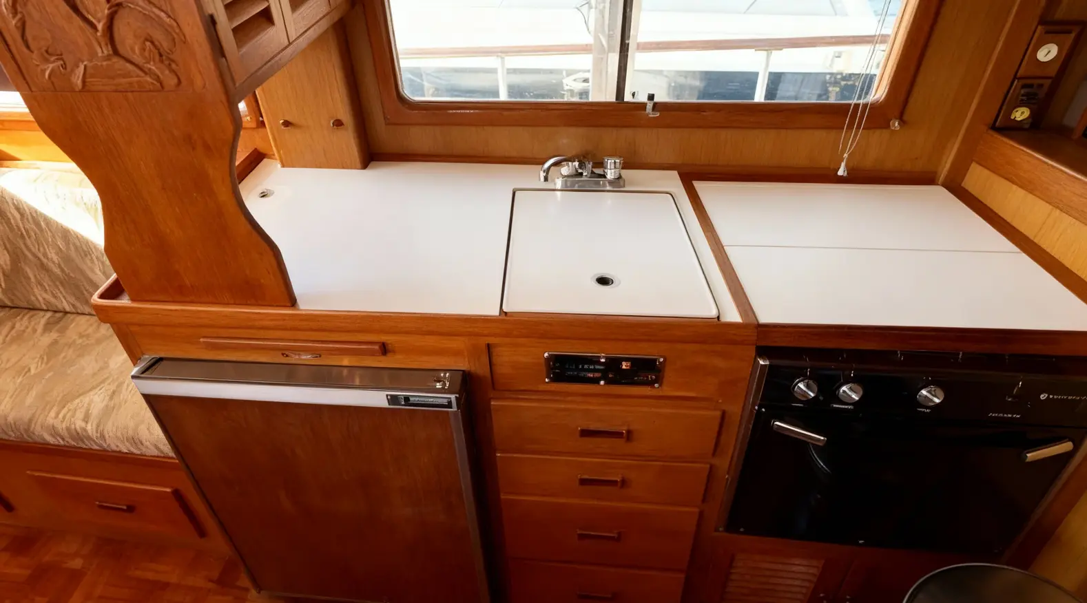 1981 CHB 34 Tri-Cabin