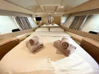 Ferretti Yachts 460