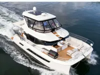 Aquila 44