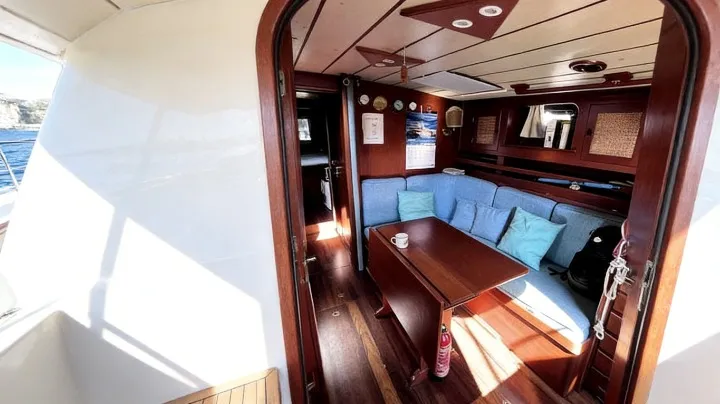 Hallberg Rassy 42E