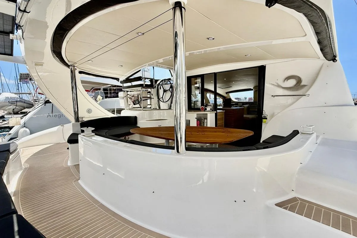 Xquisite Yachts X5
