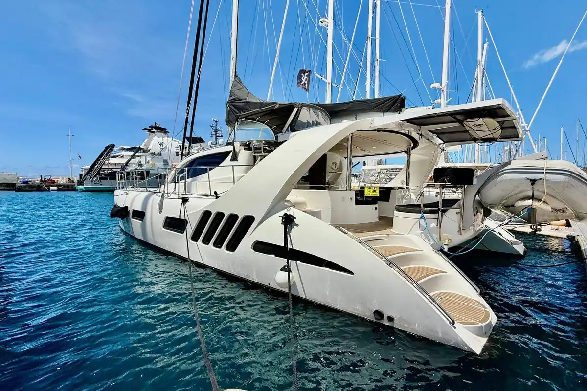Xquisite Yachts X5