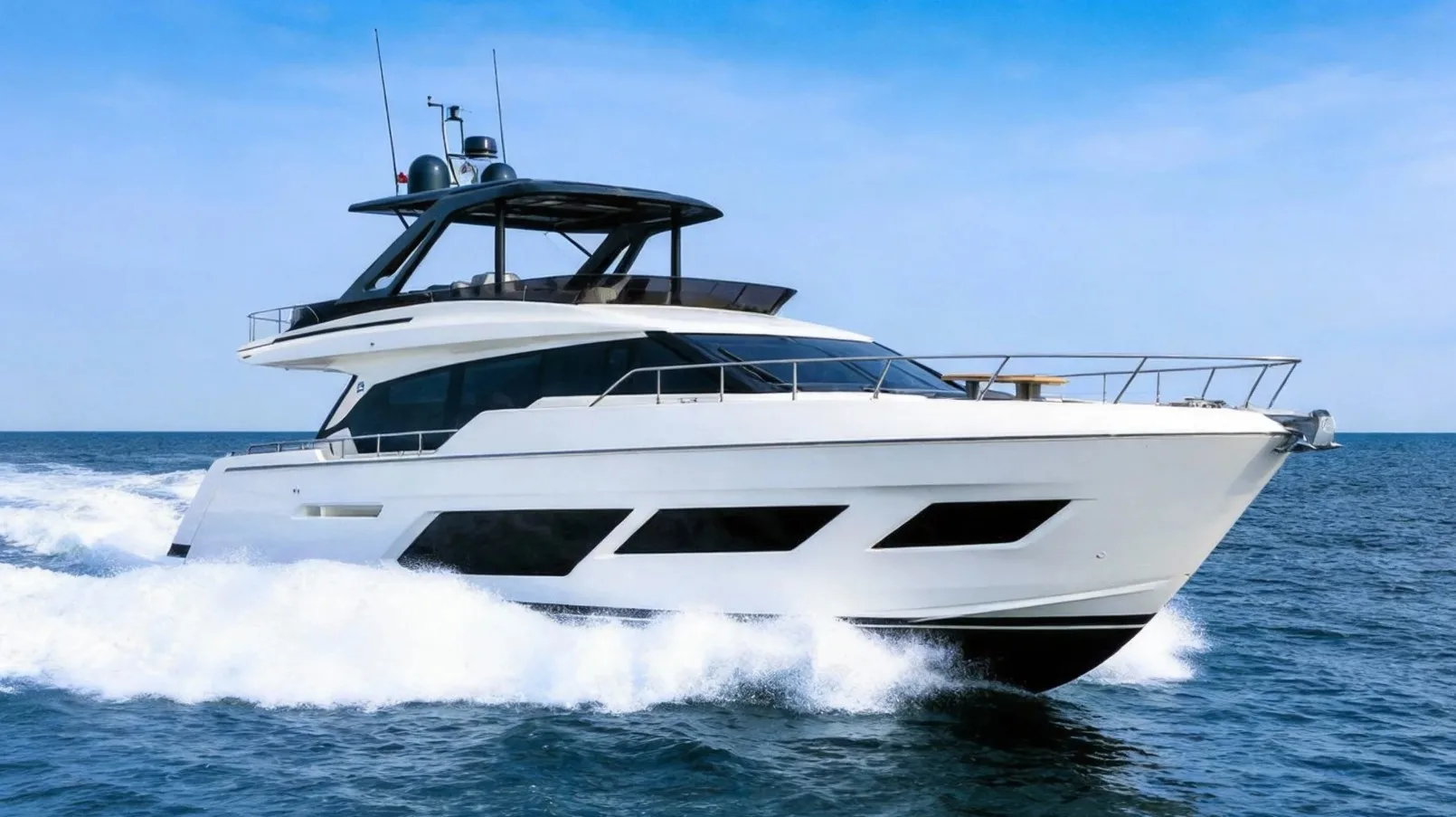 Ferretti Yachts 720