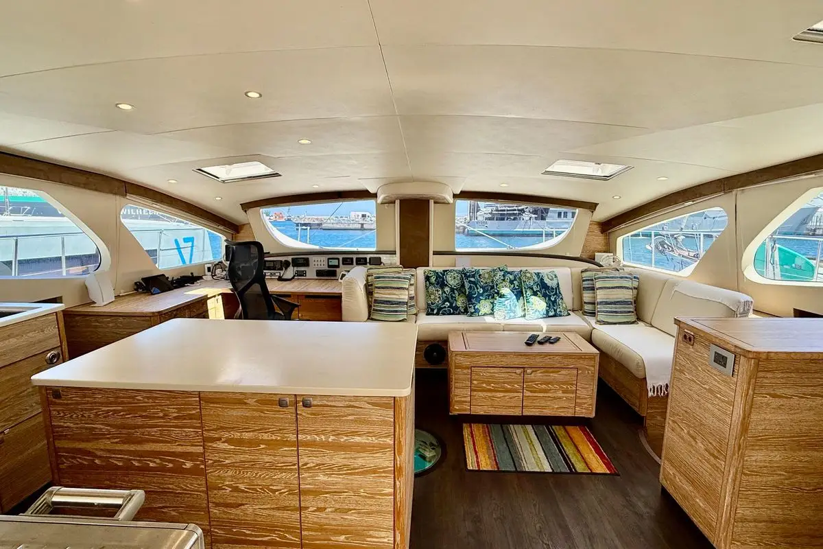 Xquisite Yachts X5
