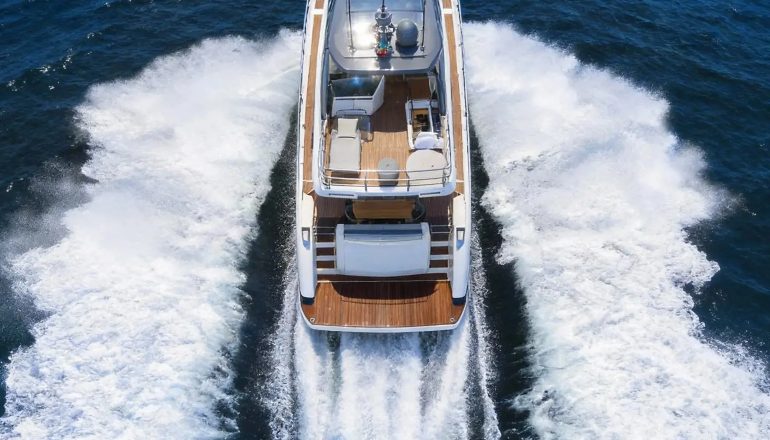 Ferretti Yachts 720