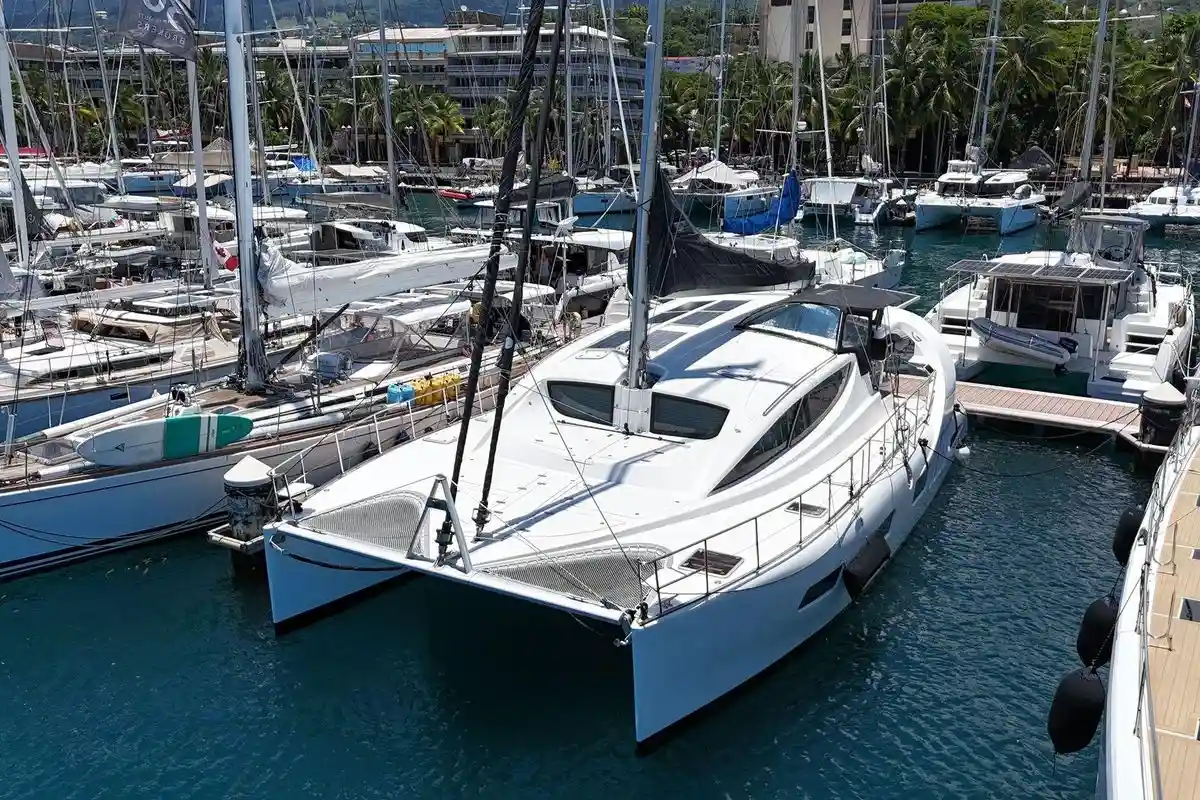 Xquisite Yachts X5
