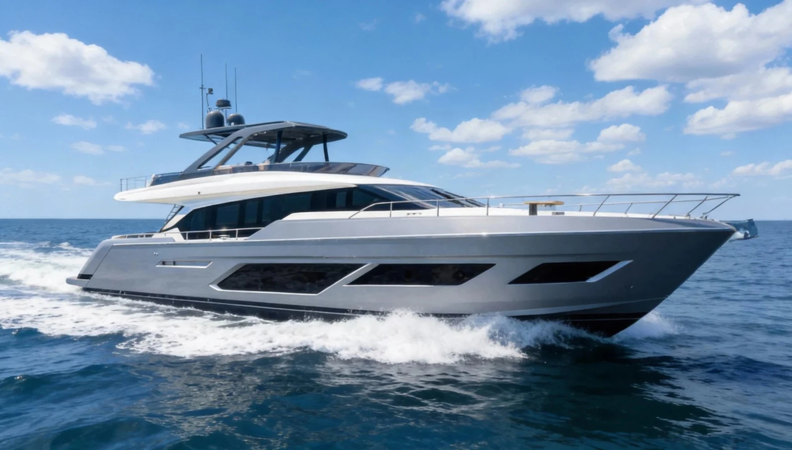 Ferretti Yachts 720