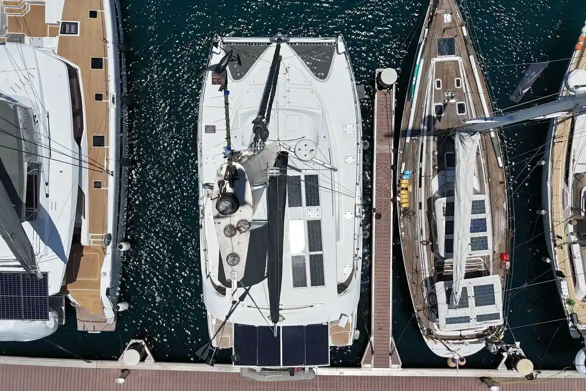 Xquisite Yachts X5