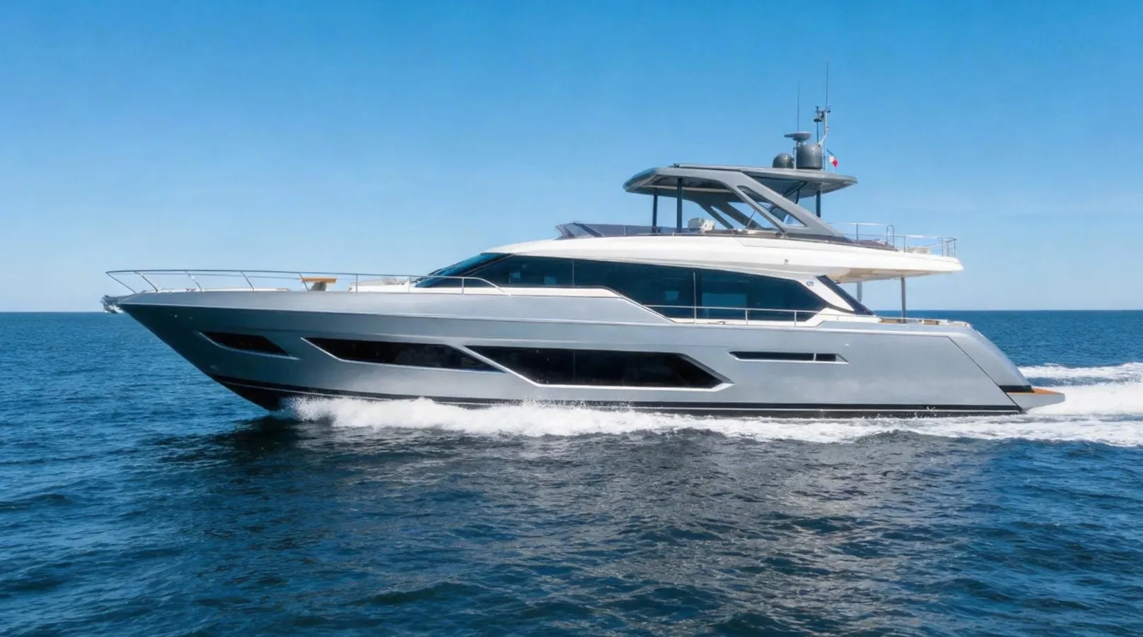 Ferretti Yachts 720