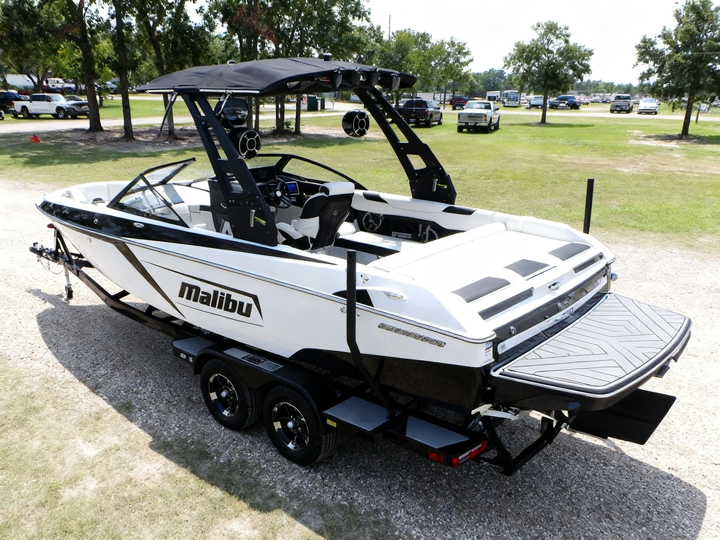 Malibu Wakesetter 23 LSV