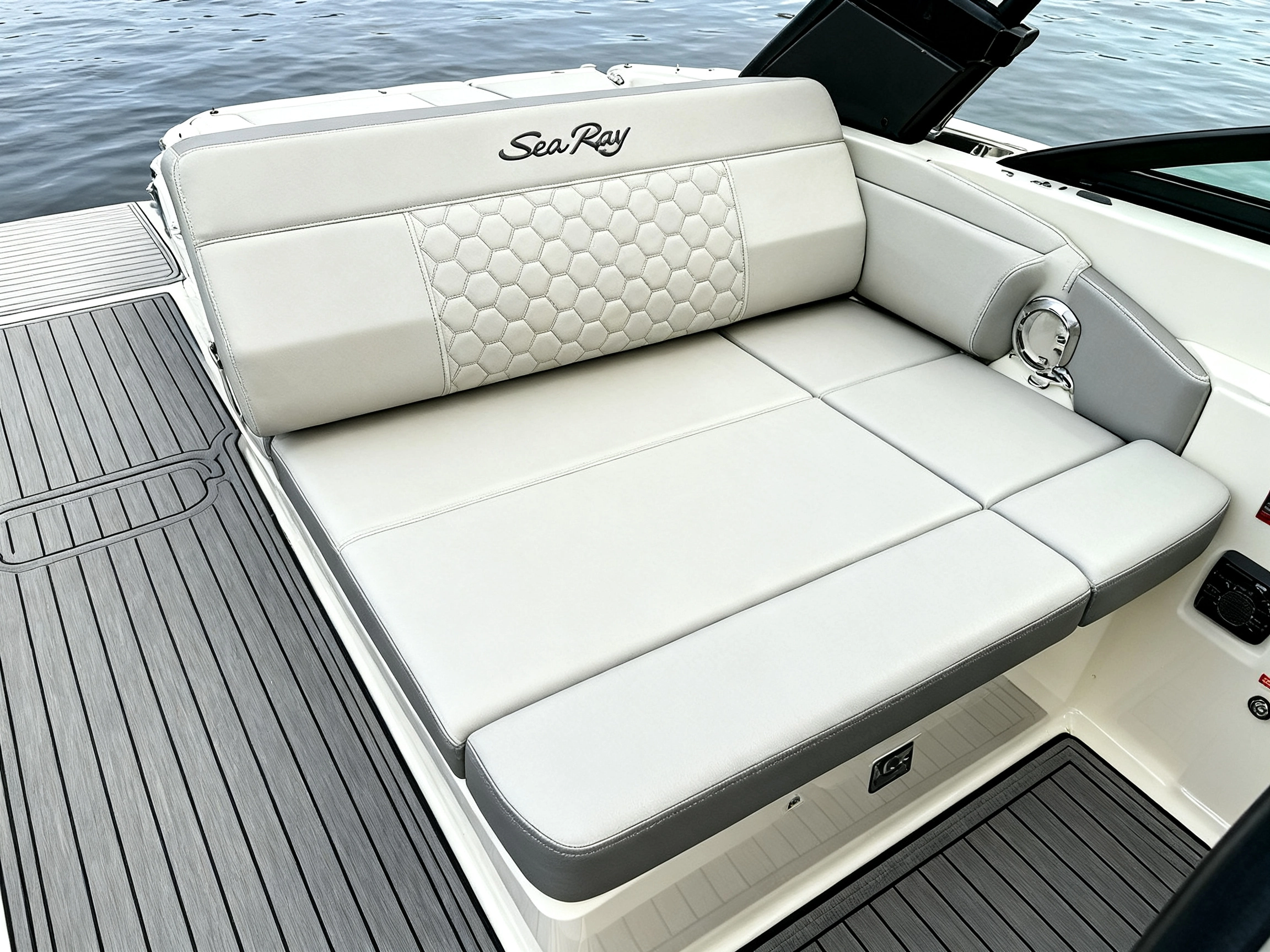 Sea Ray SDX 250