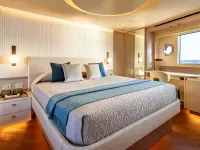 2026 Absolute 70 Navetta