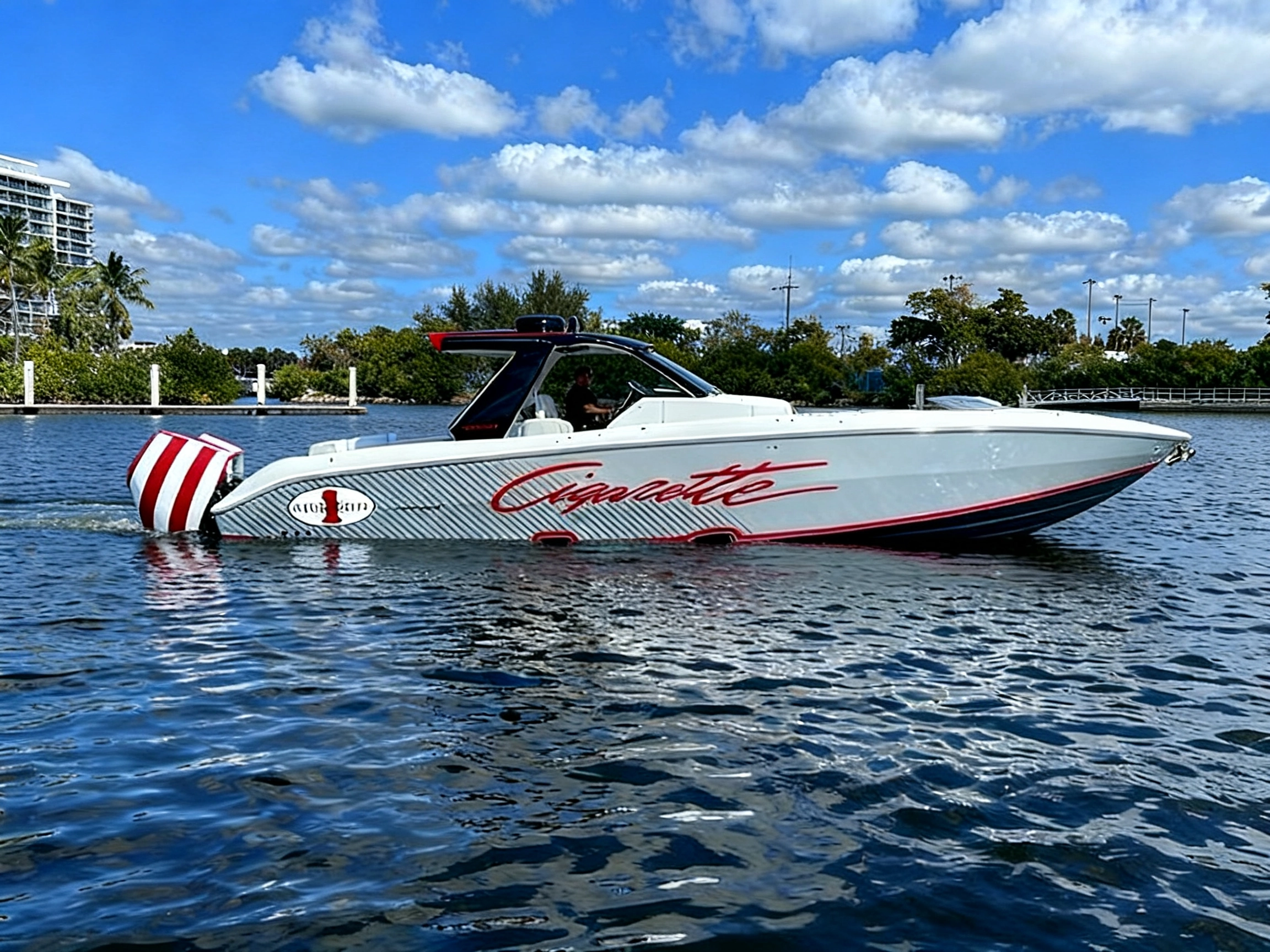 Cigarette 41 Nighthawk