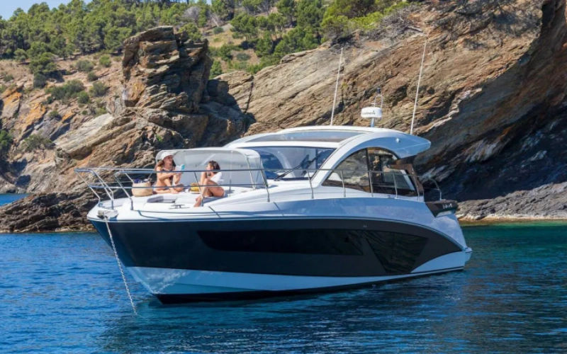 Beneteau Motor Yacht Series