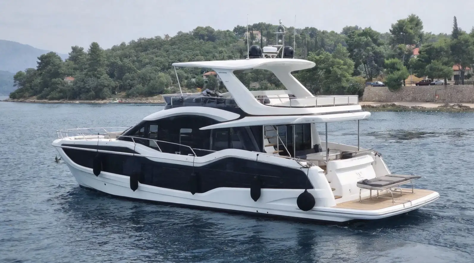 Galeon 560 Fly