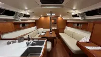 Beneteau Oceanis 37