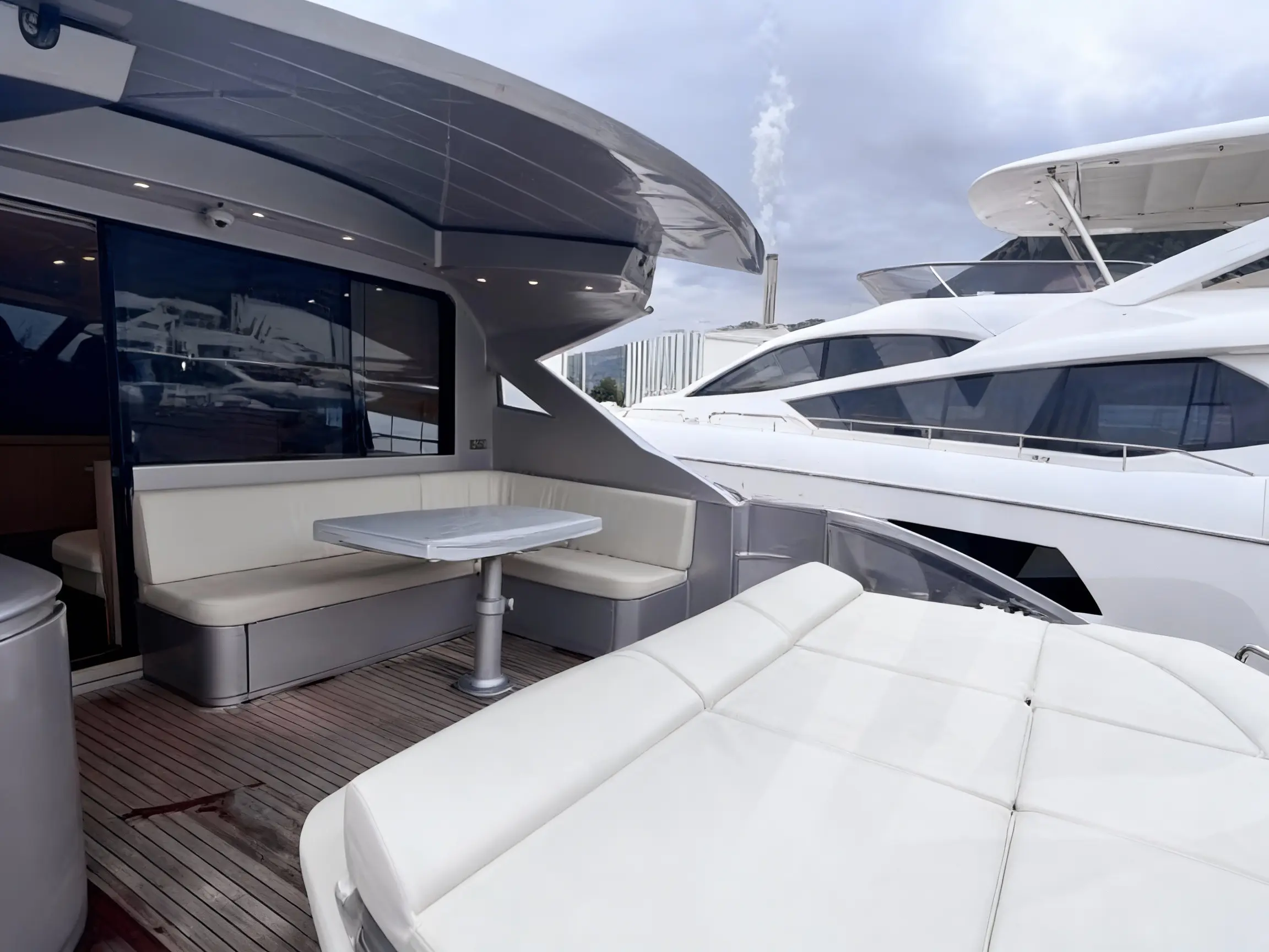 Pershing 72