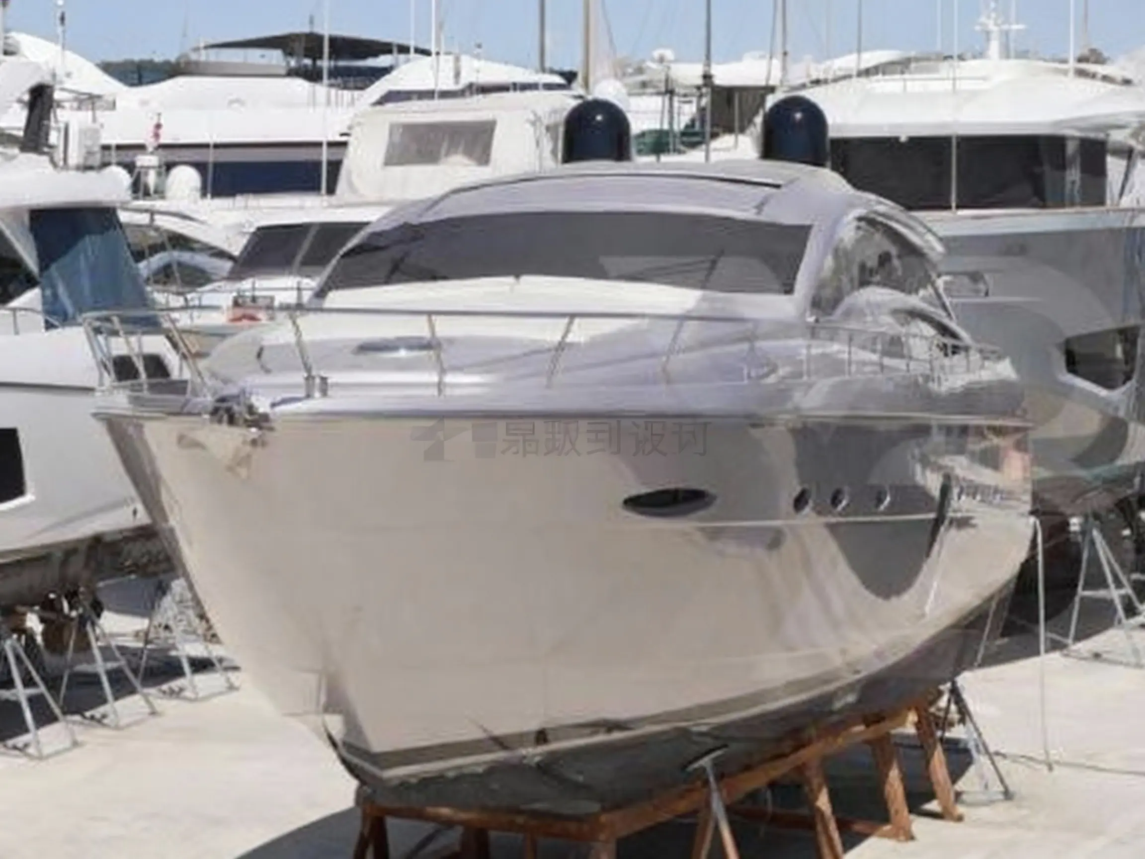 Pershing 72
