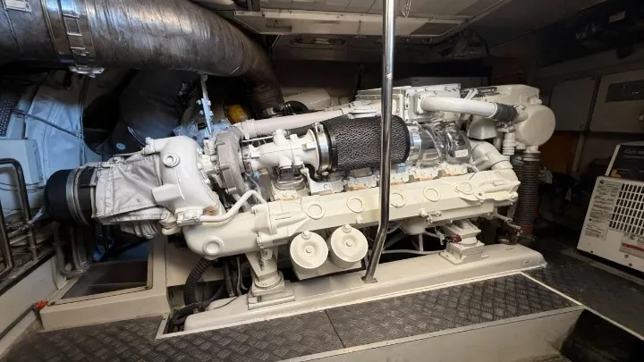 Ferretti Yachts 680