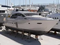 Pershing 72