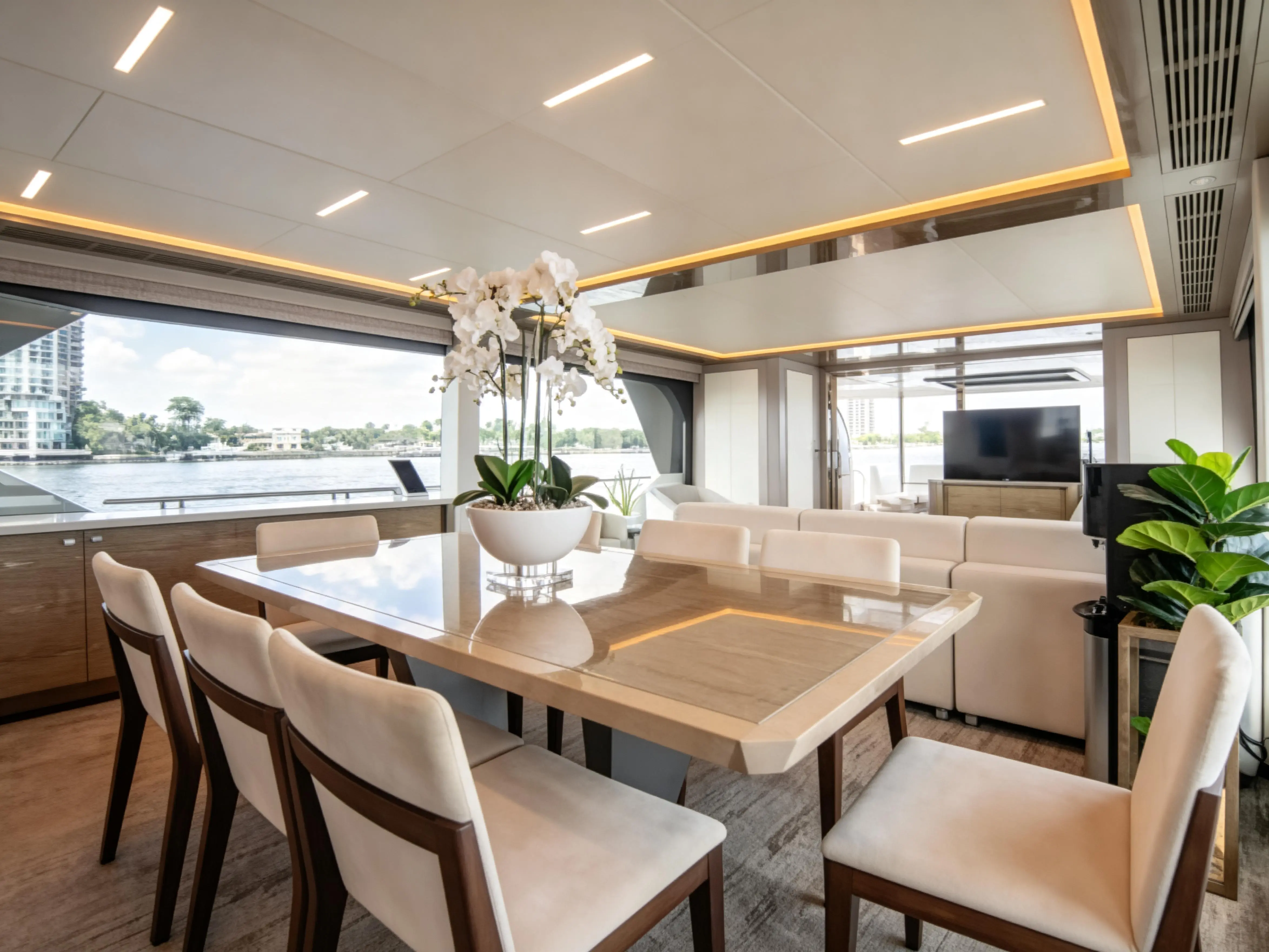 Ocean Alexander 27 Explorer
