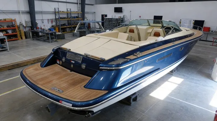 Chris-Craft Launch 27