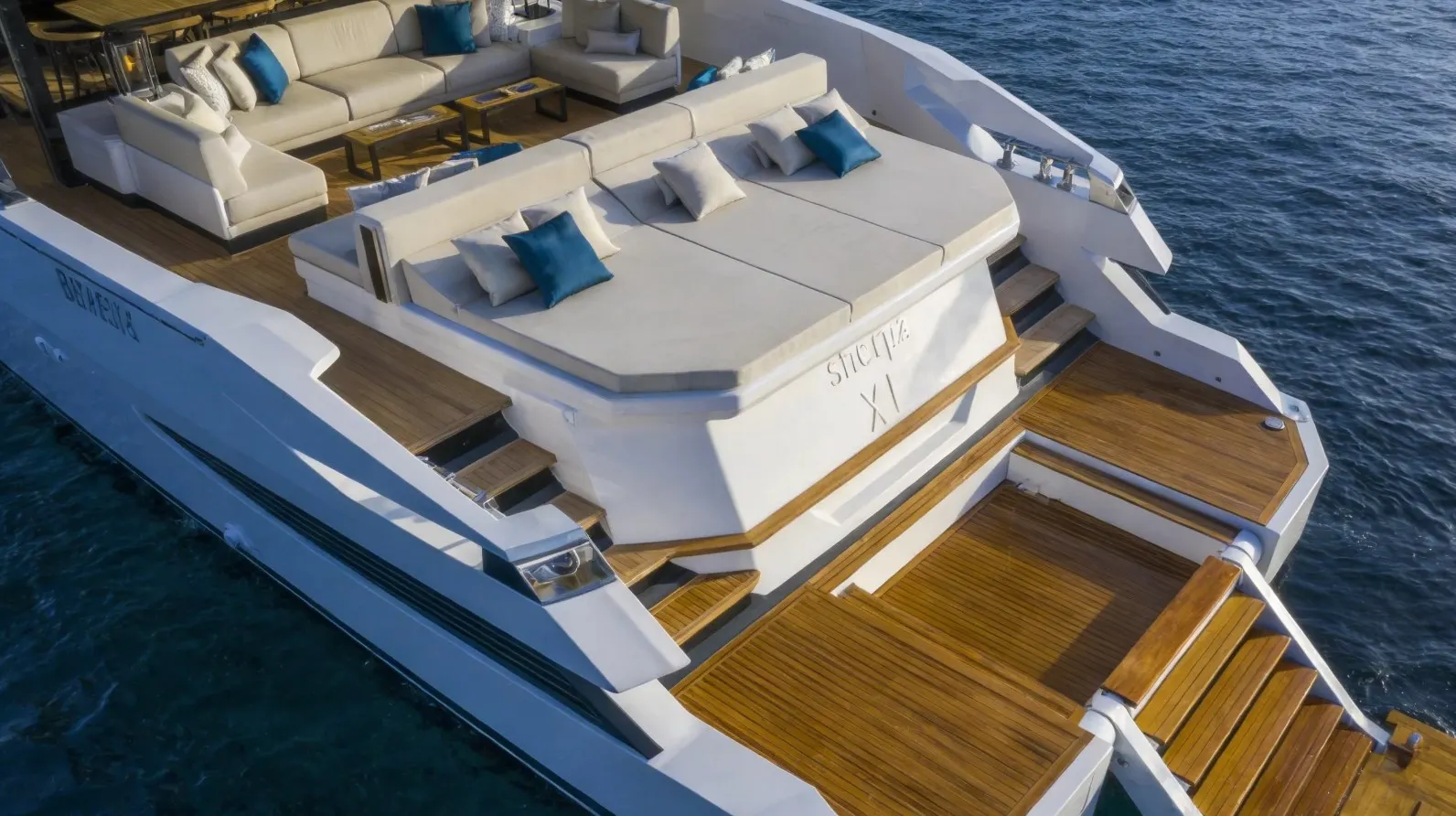 Arcadia Yachts Sherpa 80 XL