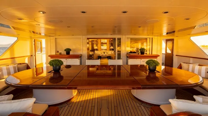 Feadship Custom 152