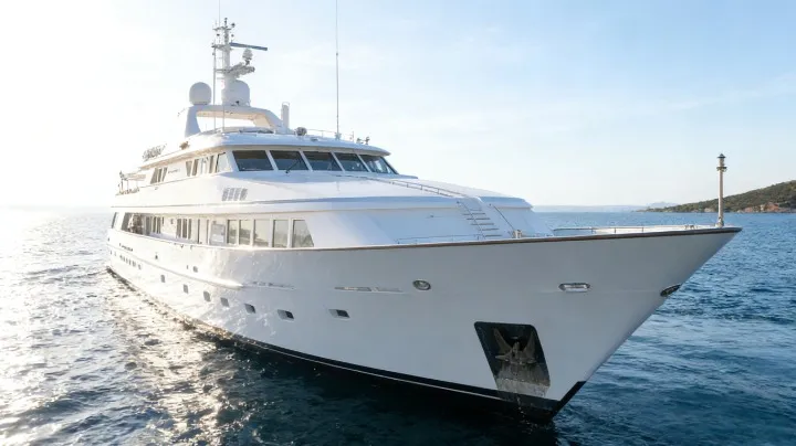 Feadship Custom 152