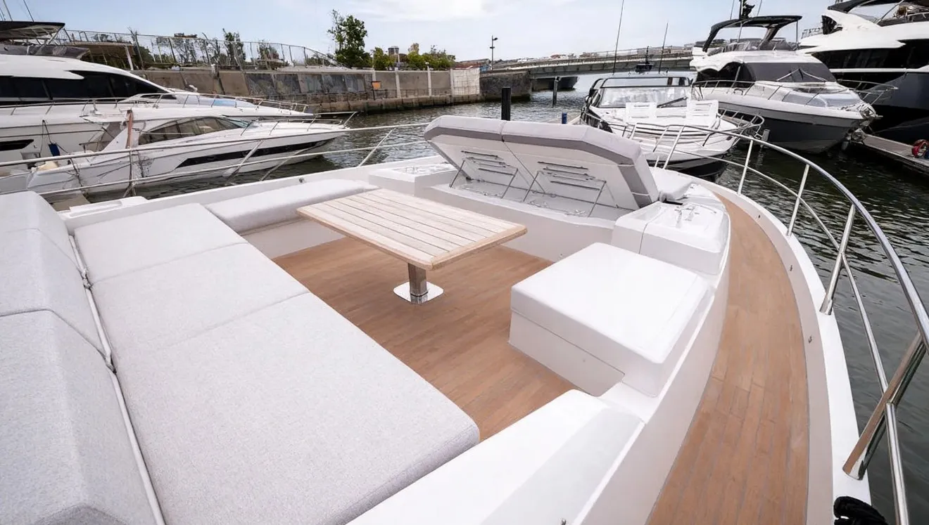 Sunseeker Predator 75