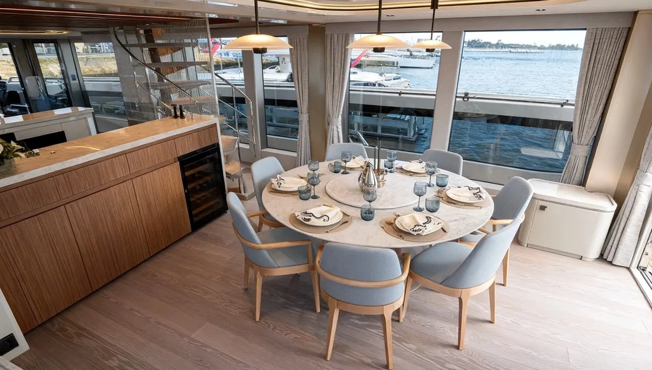 Sunseeker 82 Ocean