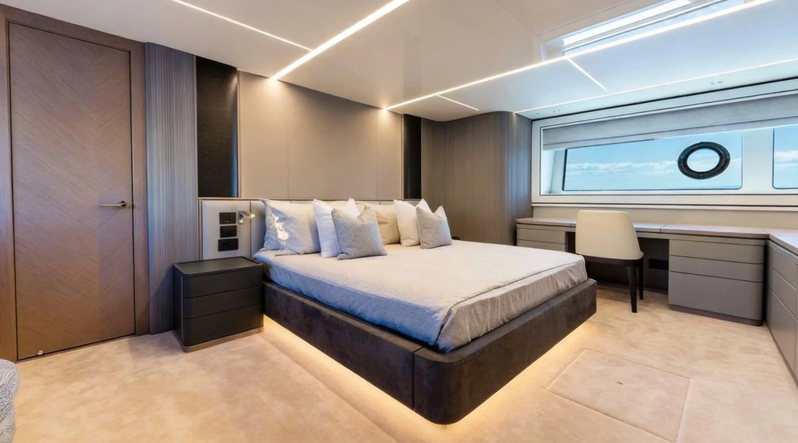 Sunseeker 90 Ocean Enclosed