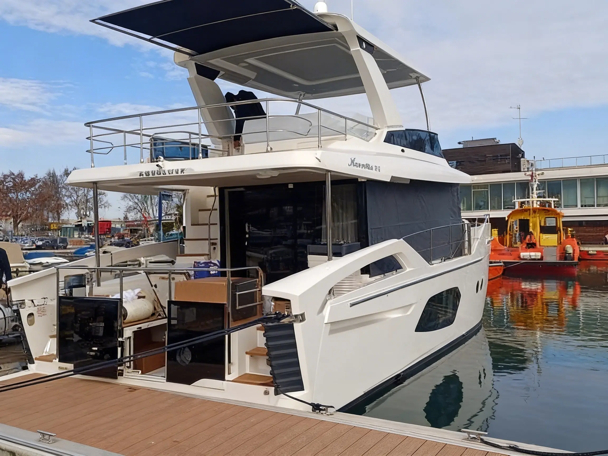 Absolute Navetta 53 